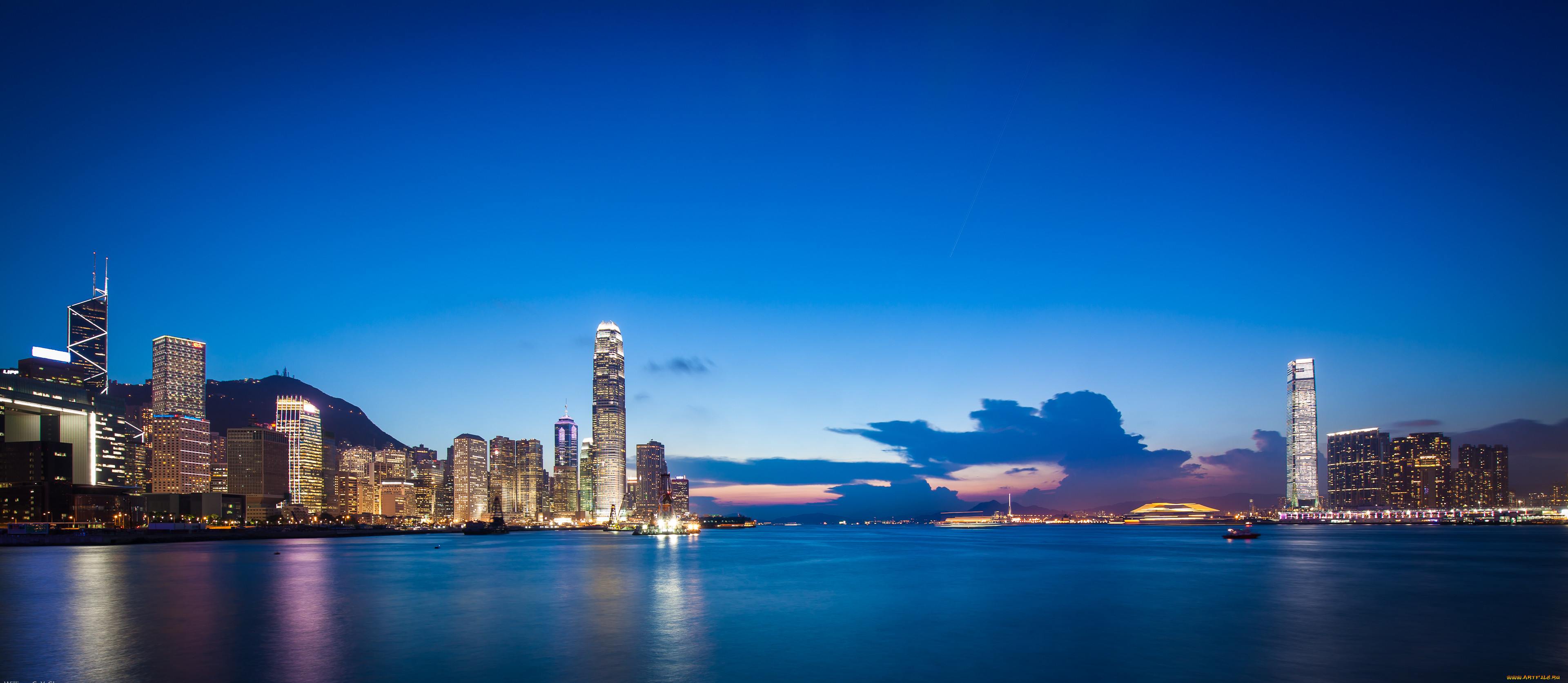 Обои стола 1366. Гонконг. Заставка на рабочий стол город. Красивые города заставки на рабочий стол. Фото 1366 768.